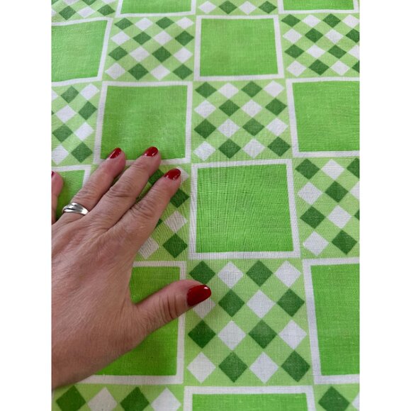 Vintage 70s flat/top sheet, white and green geometric checks, full size bed - Picture 7 of 10